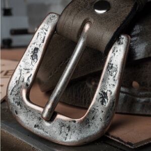 Brave Leather statement silver buckle taupe brown leather belt Sz 34